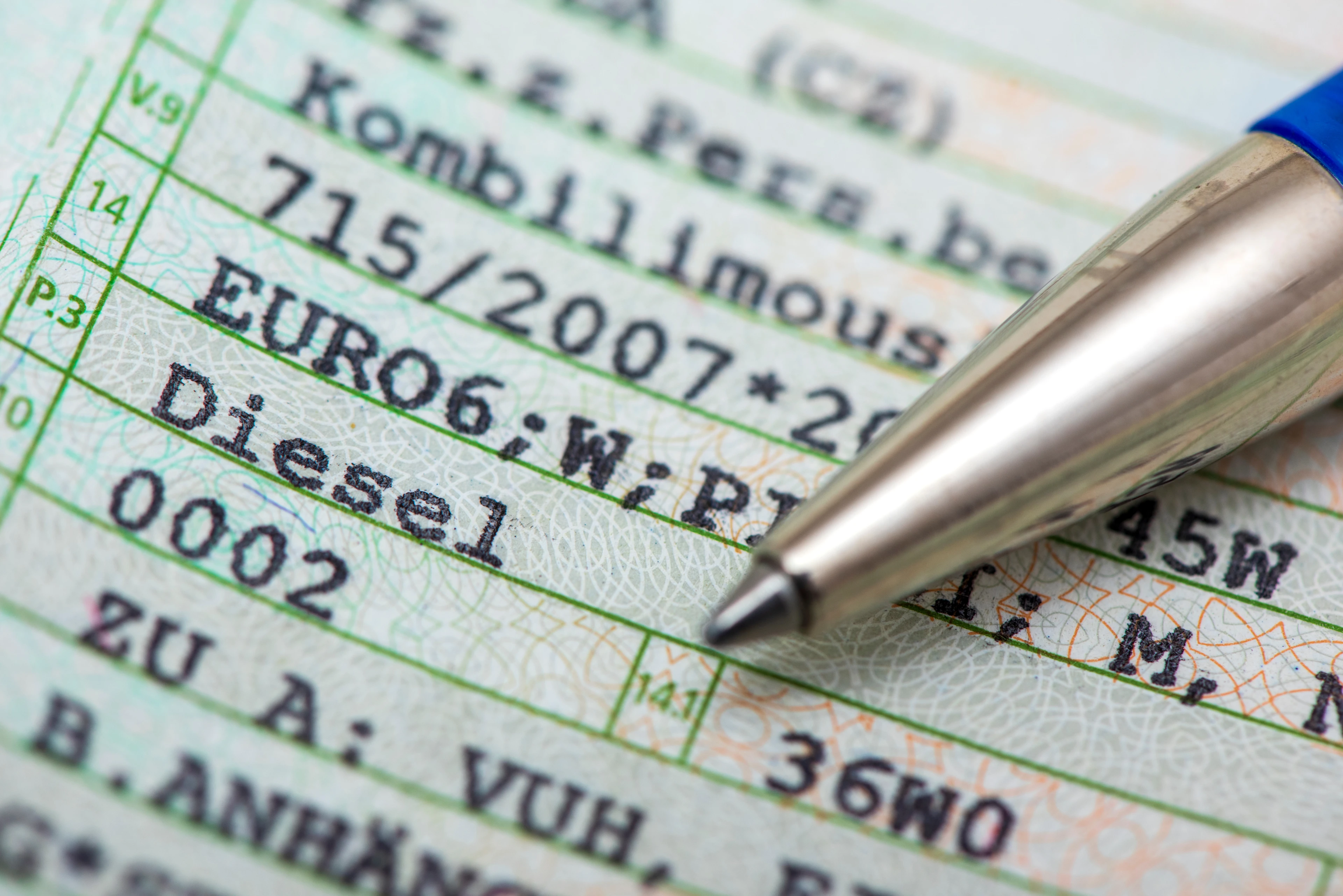 Bildausschnitt von einem beispielhaften Fahrzeugschein