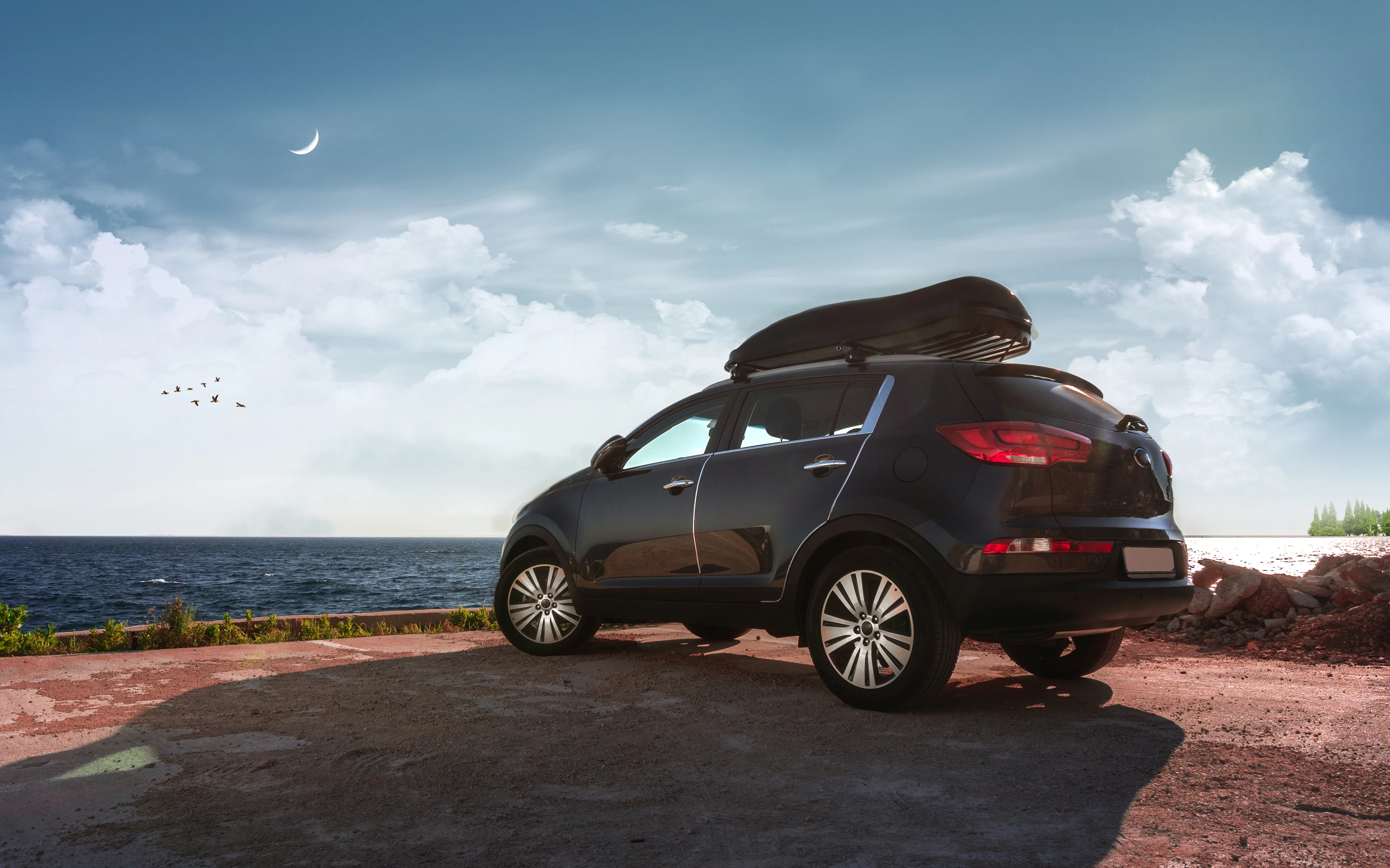 SUV mit Dachbox