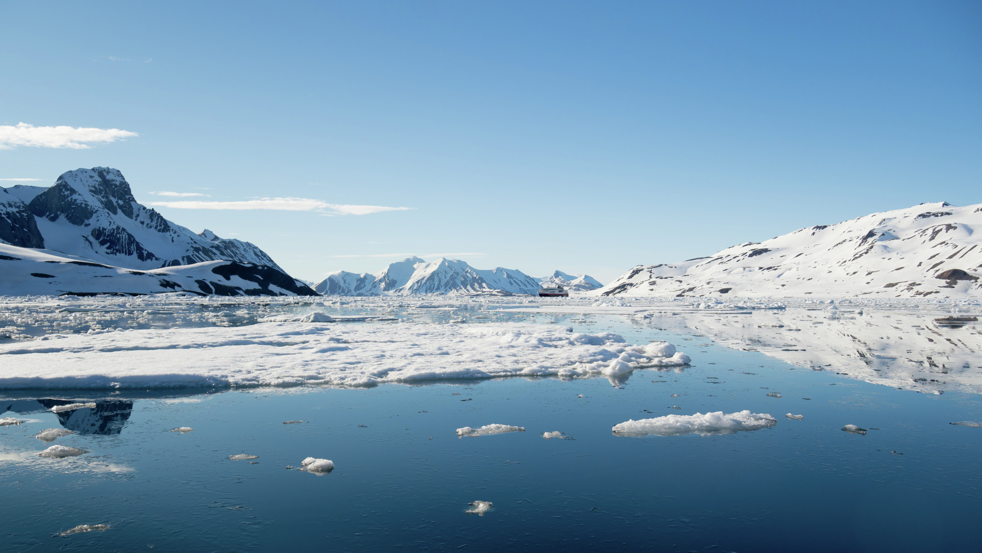 Scenic Spitsbergen