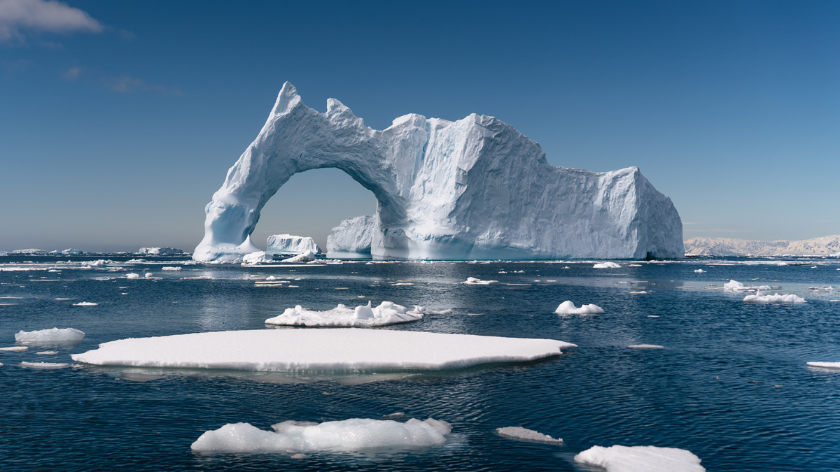 Antarctica: another world