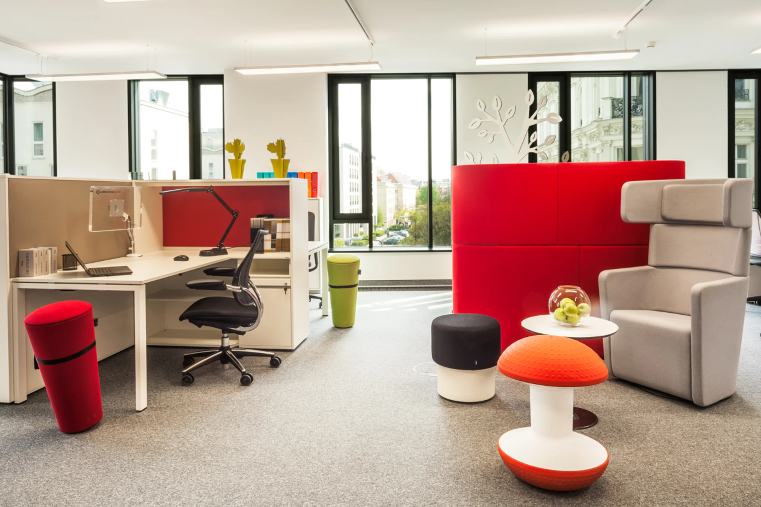 Photo: Mock-up office with customised furnishings