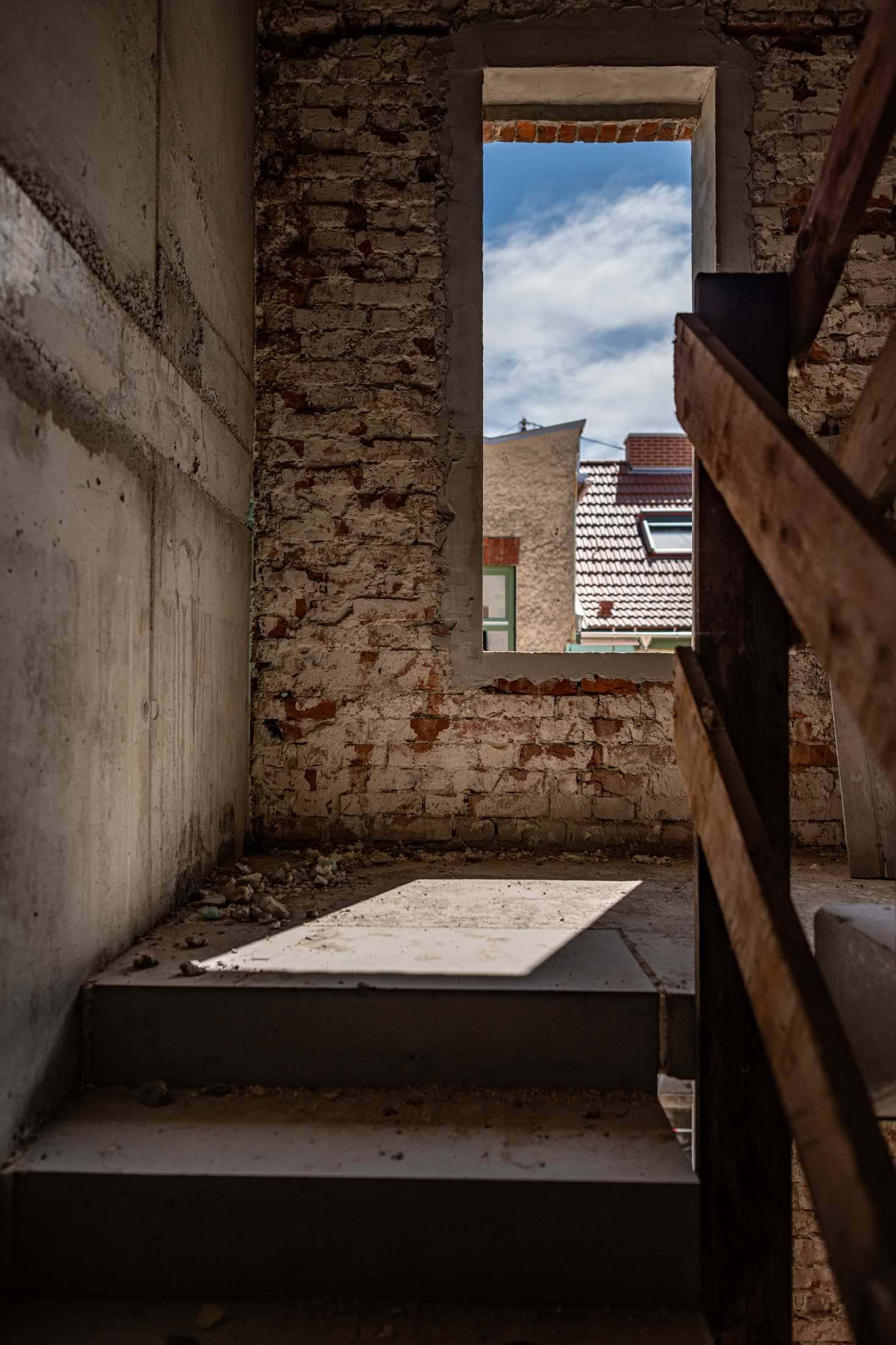 Foto: charmante Treppe führt hinauf und gibt einen Blick über das Projekt frei.