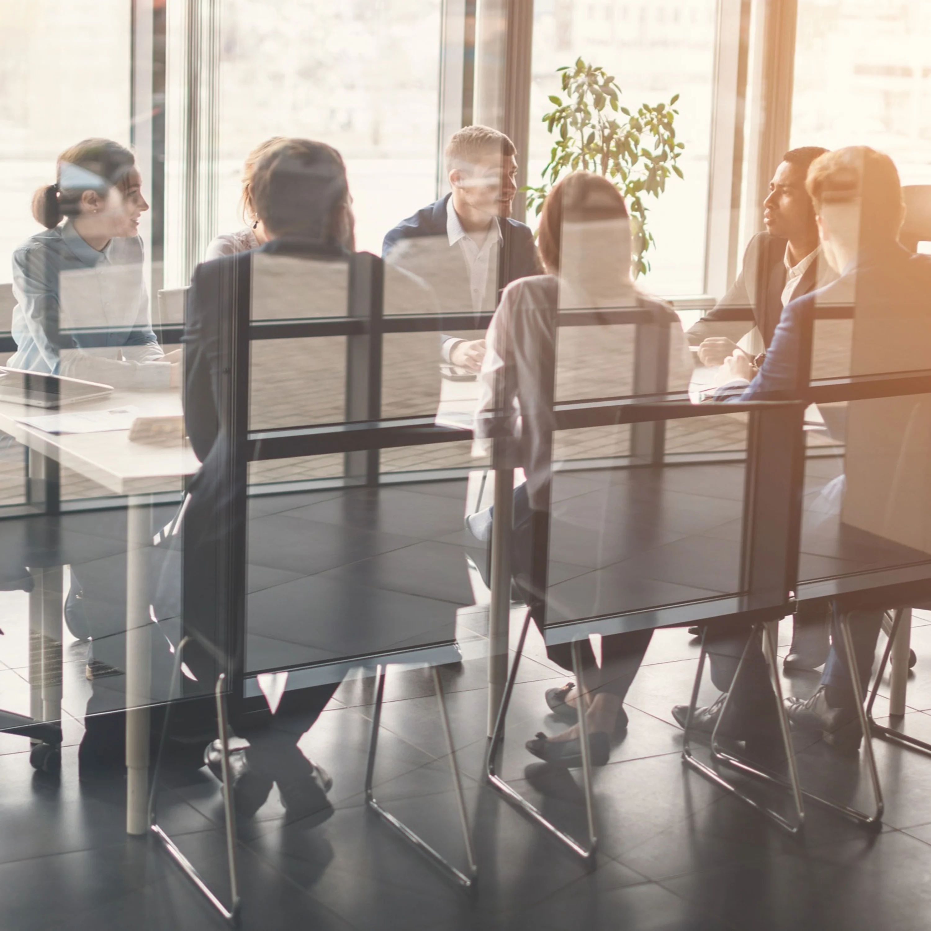 Volksbank Ingolstadt Bild: Produktive Zusammenarbeit im Besprechungsraum