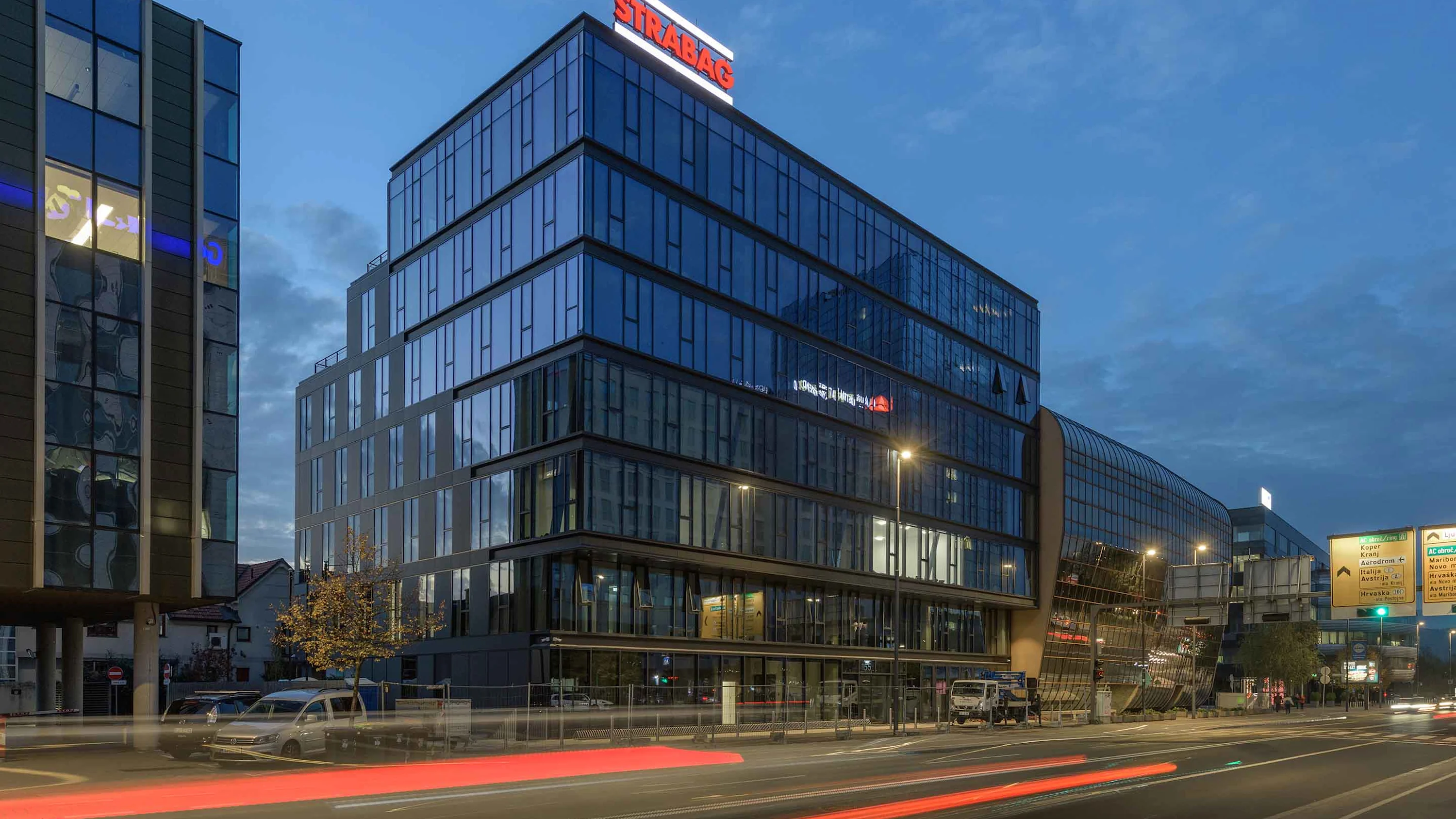 DCO Ljubljana Nachtansicht Foto: DCO Ljubljana am Abend