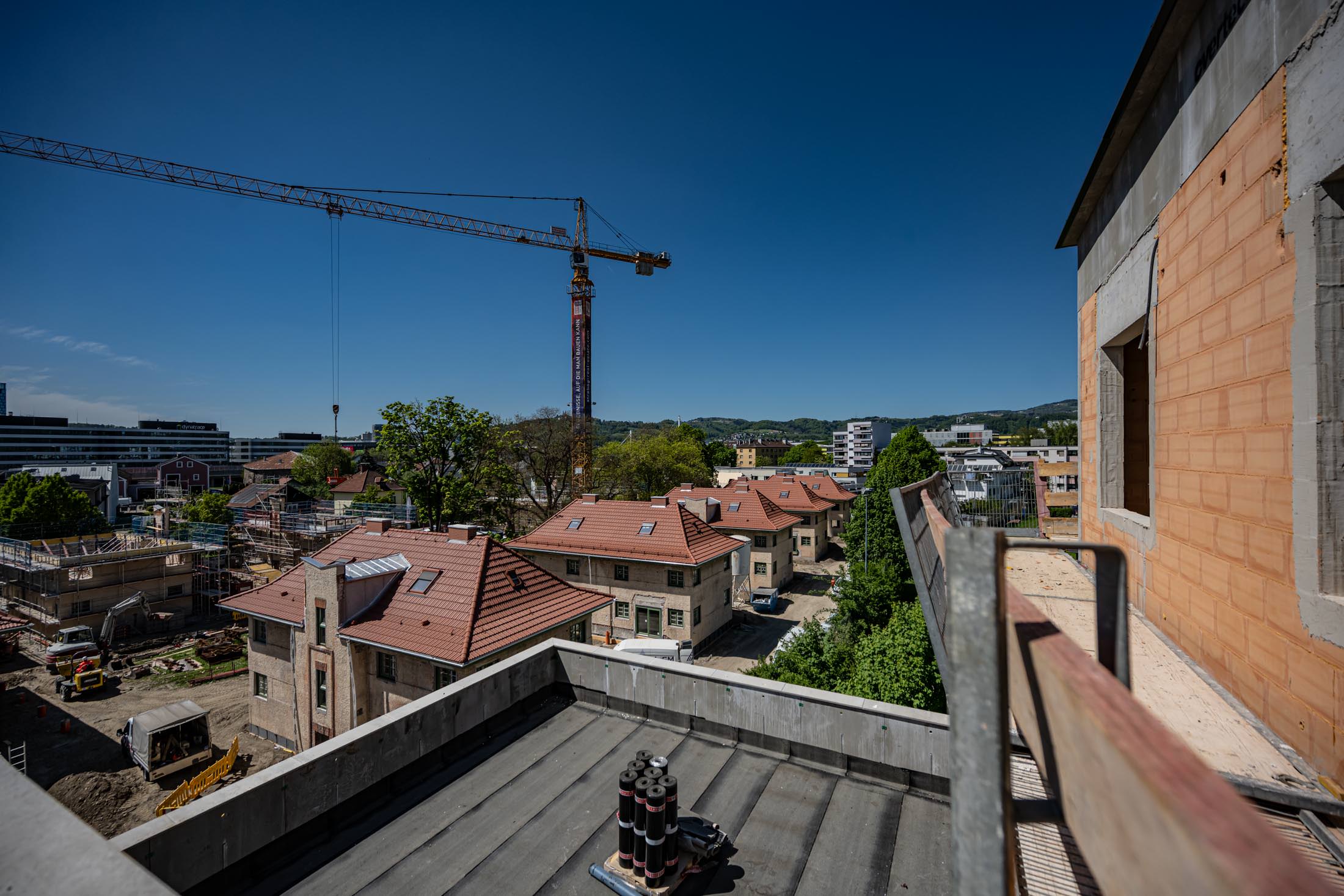 Foto: Panoramaansicht auf die Baustelle des Projekts trees in Linz.