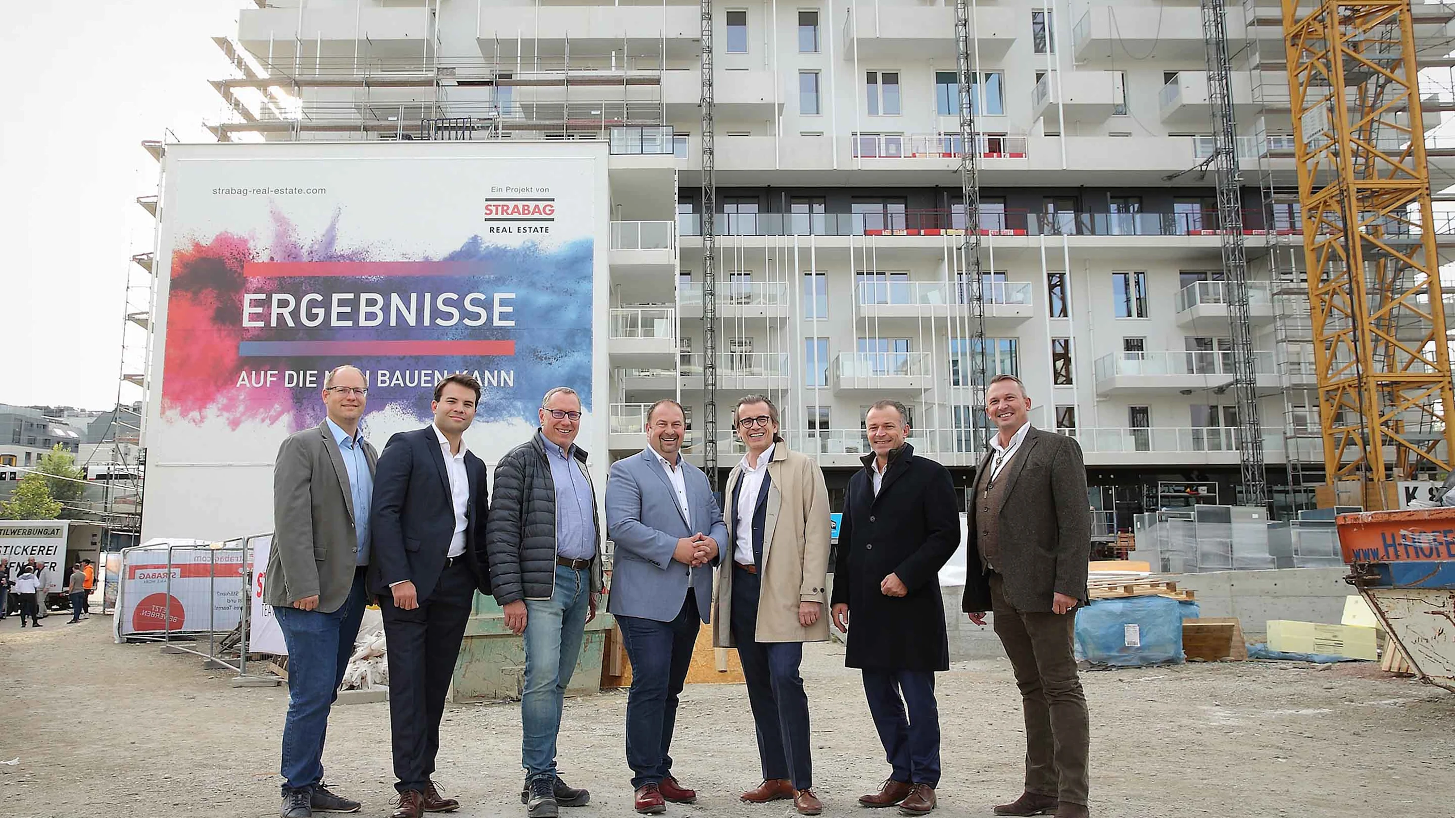 Topping-out ceremony Taborama Photo: Group photo at the topping out ceremony at the Taborama project