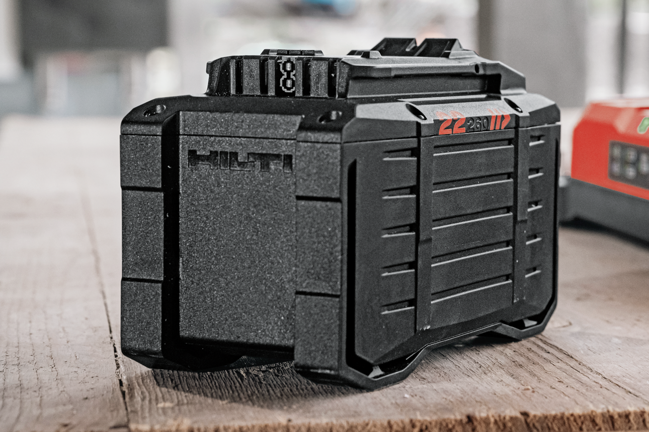 ヒルティの充電器 (ケース付き) ヒルティの充電器 (ケース付き) バッテリー・充電器付属品 - Hilti Japan