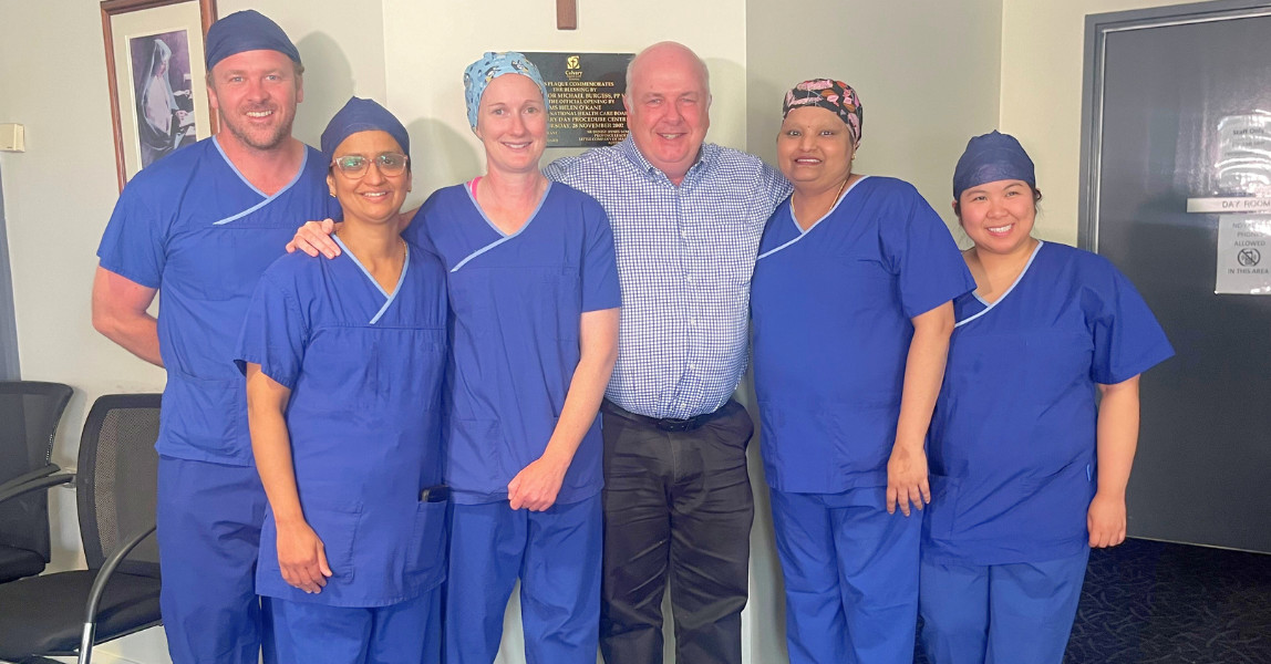 news-main image-Distinguished Service Medal for Calvary Riverina Hospital’s ophthalmologist