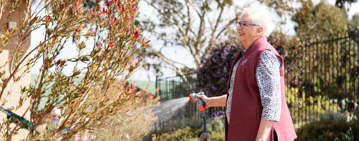 news-carousel image-april falls month-01