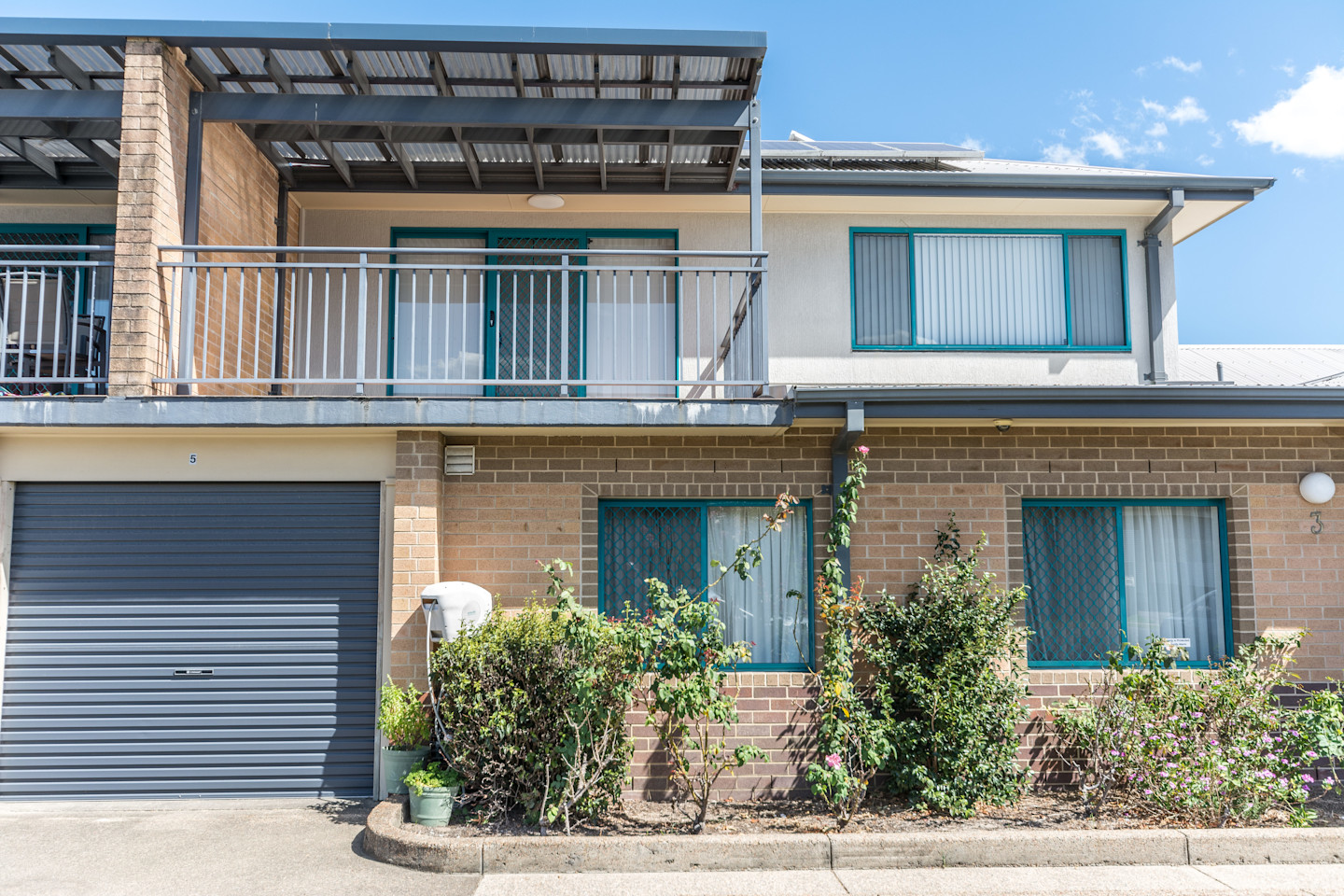 retirement-images-Tours terrace-04