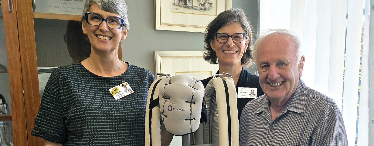 news-carousel image-lions-club-funds-scalp-cooling-machine-for-mater-patients-01