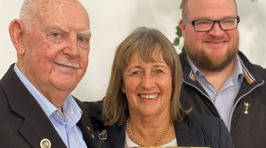 Calvary residents in the winners’ circle with Melbourne Cup visit-image 01