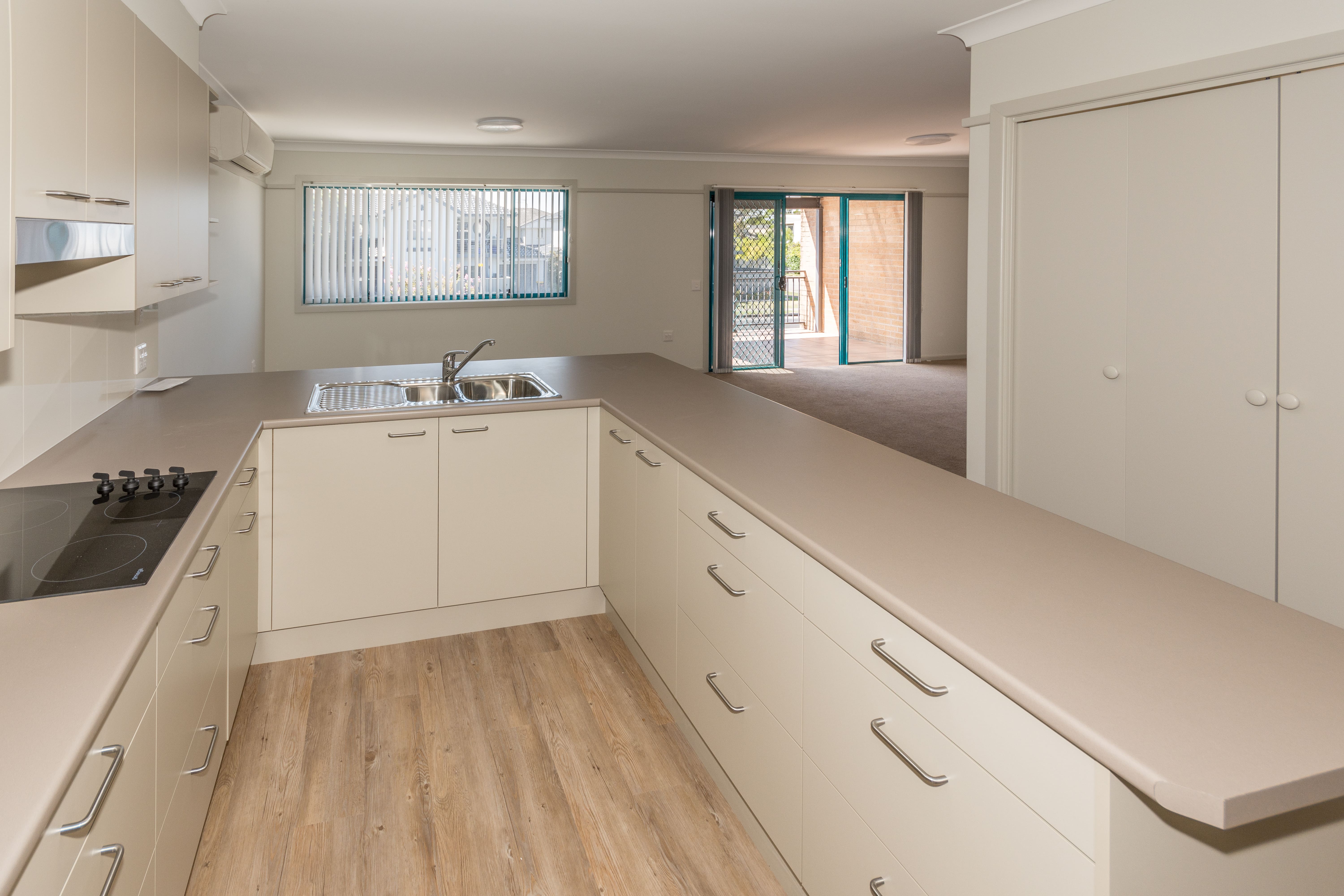 retirement-images-Tours terrace-03