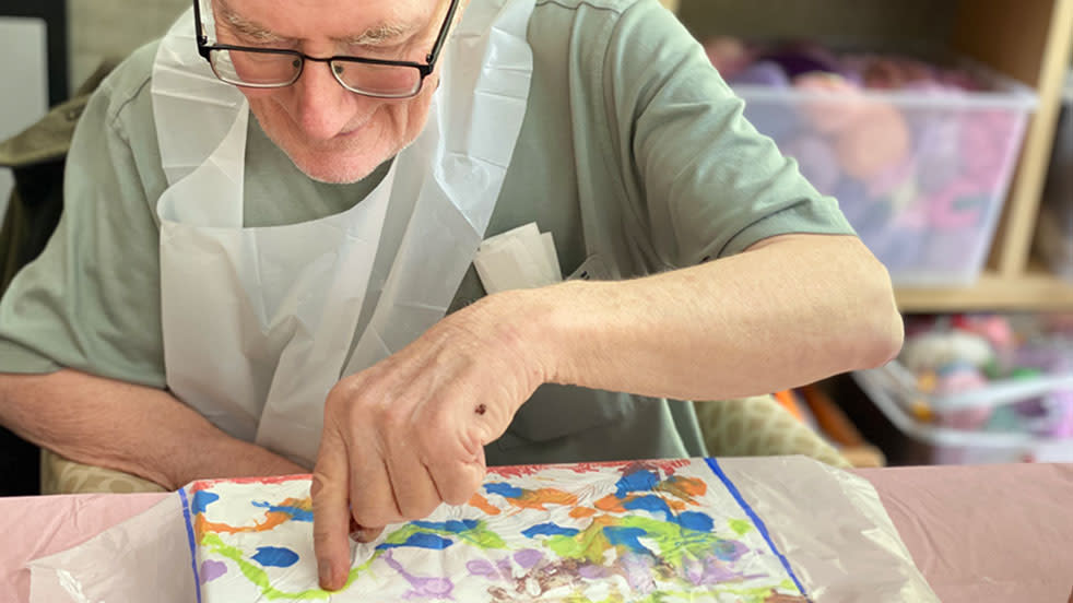 news-main image-Residents exhibit their creative side