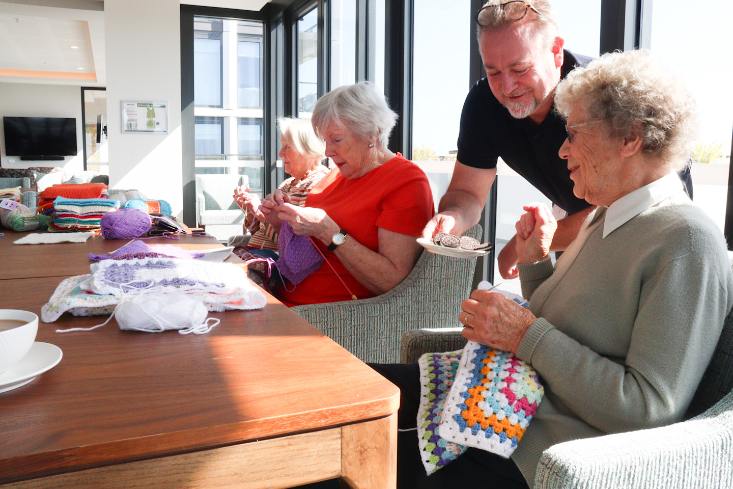 Love thy neighbour, one stitch at a time-image 01