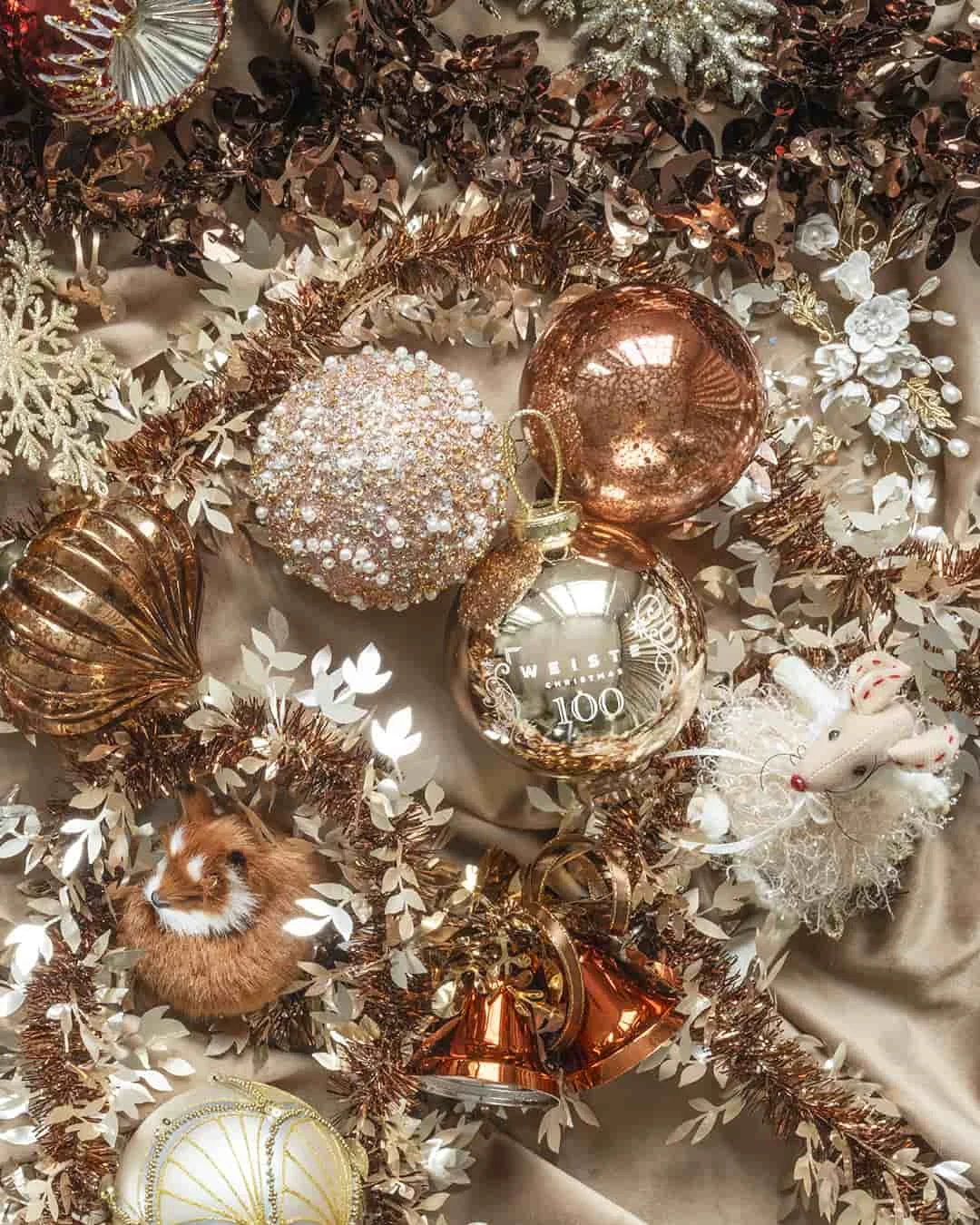 FI Image: Weiste Christmas Theme Cashmere Cocoa 2026