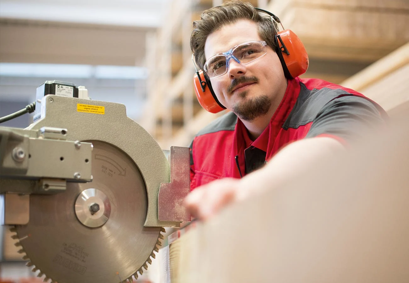 Board-cutting-service