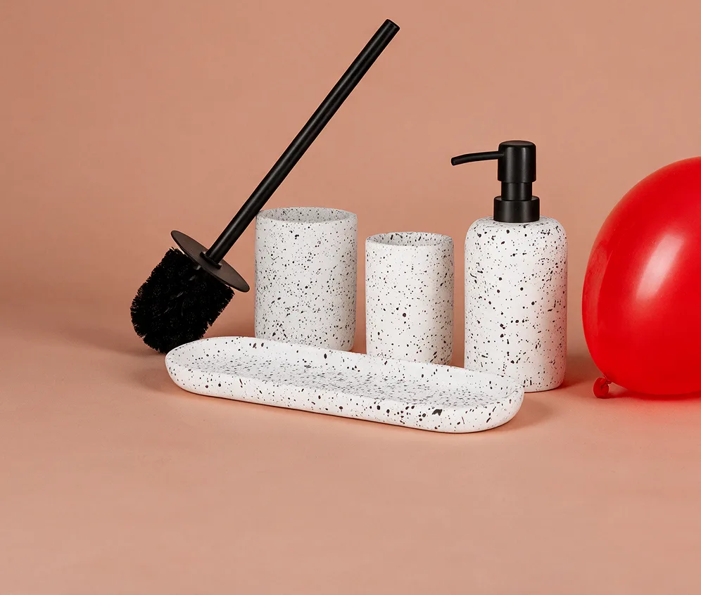 FI Image: Kaikki Stone Terrazzo-kylpyhuone-tarvikkeet