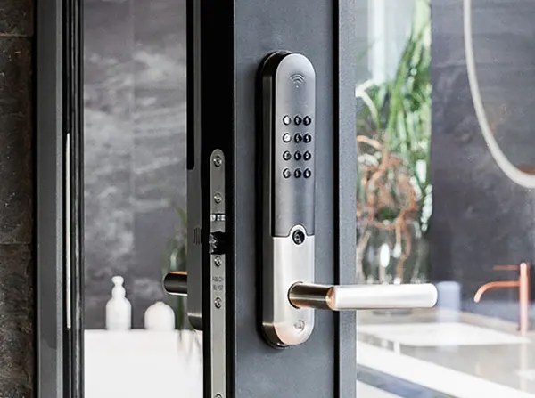 FI Yale Doorman L3