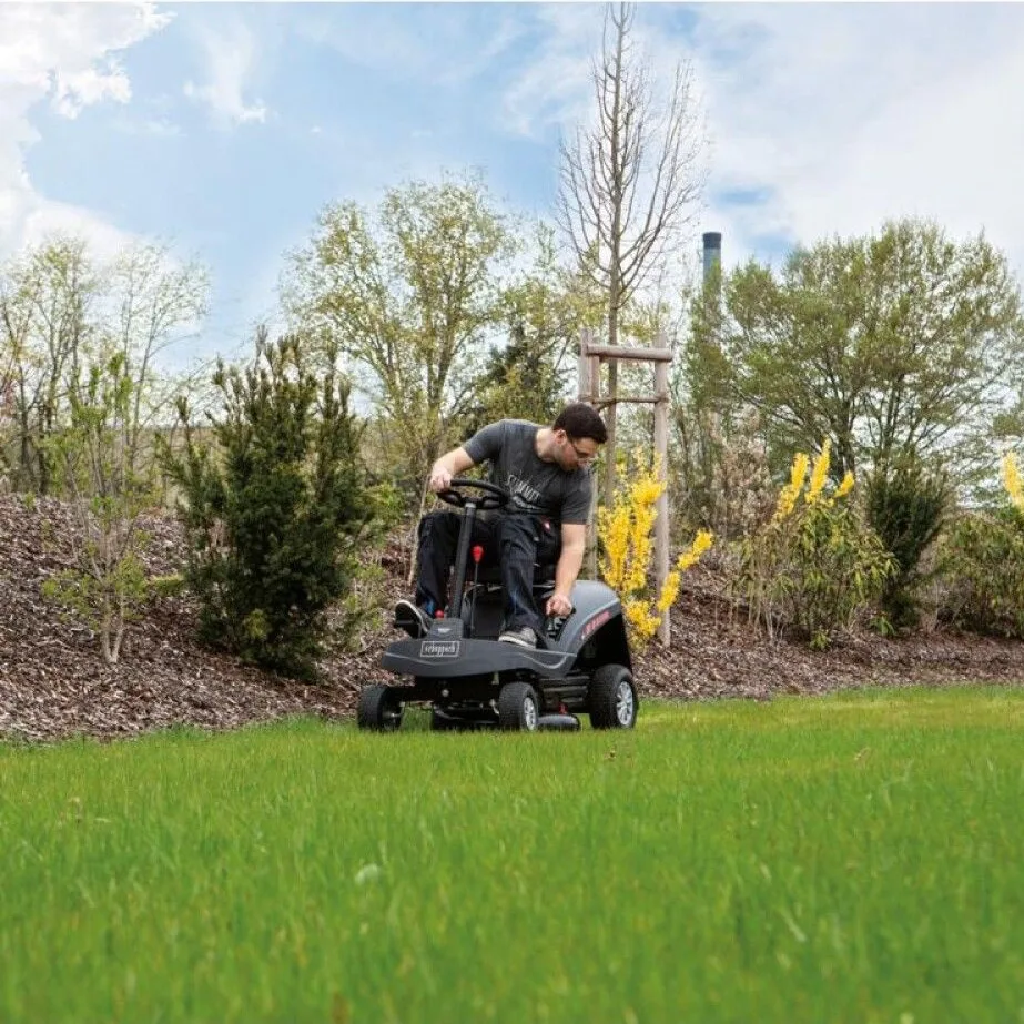 Lawn Tractors Image