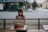 career-tips-introvert-mentor_asset_rsz_1rsz_christin-hume-slbqshqaheo-unsplash