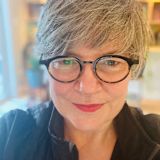rebecca-colwell,-mba_asset_rebecca-headshot-july-2020