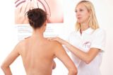 visually-impaired-examiners-screen-women-breast-cancer_asset_dh-untersuchung_dsc0903_ret