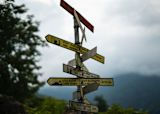 weekly-briefing-global-innovation-labs-mapped-curbing-mass-tourism_asset_adi-goldstein-704510-unsplash-min