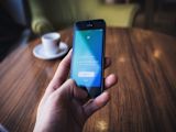 public-service-social-media-age_asset_freestocks-org-72172-unsplash-1