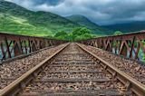 can-knowledge-brokering-bridge-the-gap-between-government-and-academia_asset_railway-2439189_1920-1