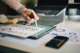 Decorate image of a data report for an article