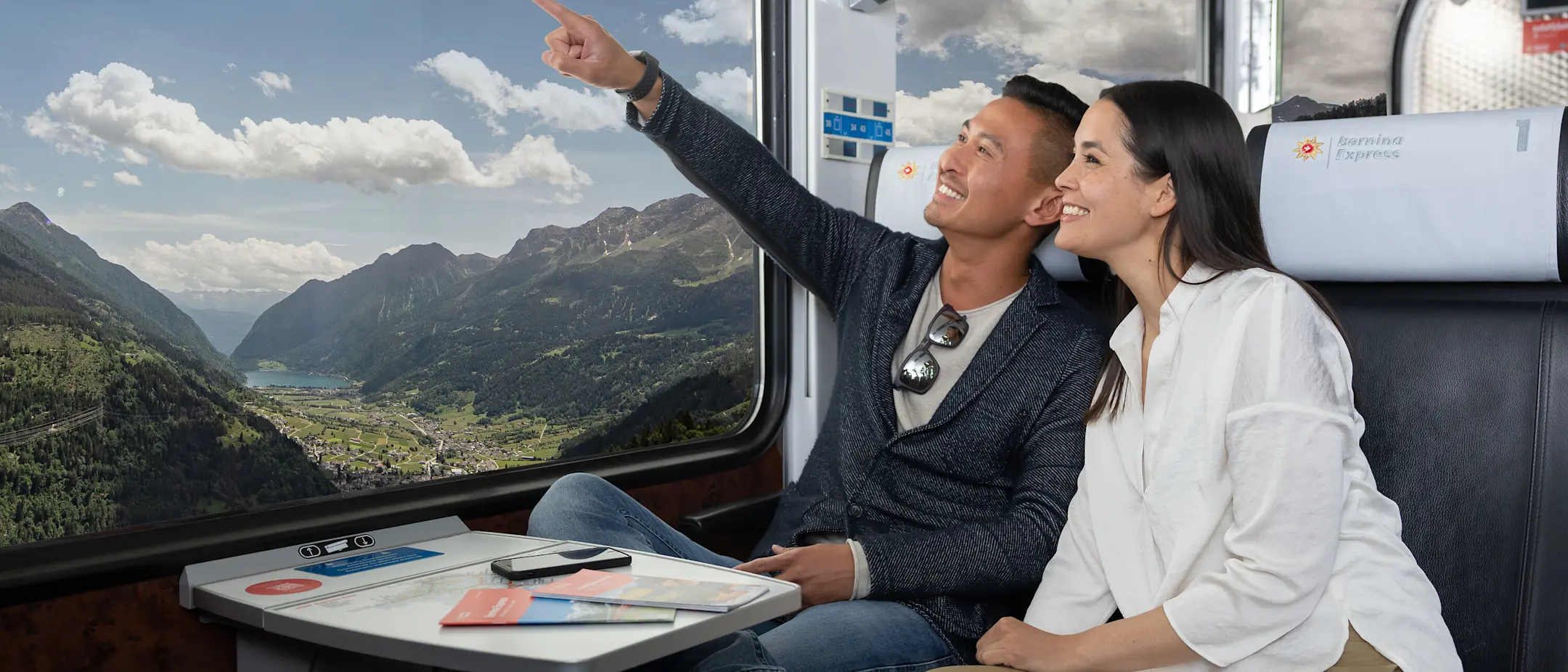 Fahrgäste Panoramawagen Bernina Express