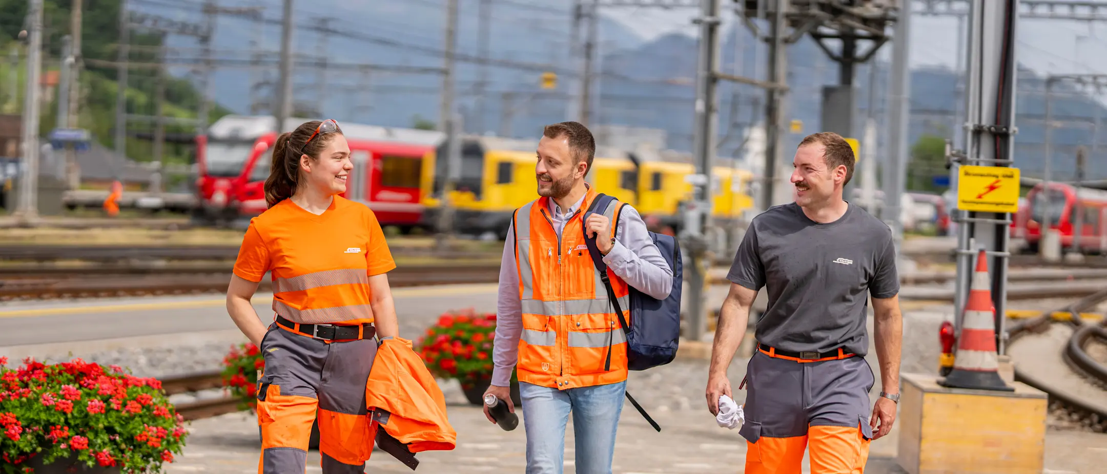 3 Mitarbeitende in Landquart am Laufen in der Rondelle Werkstatt
