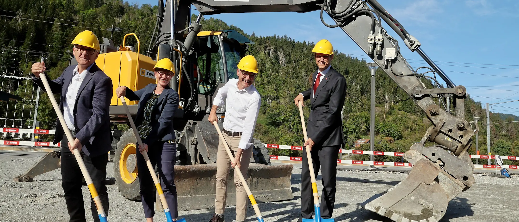 Spatenstich Marcus Beer, Carmelia Maissen, Mario Cavigelli, Renato Fasciati