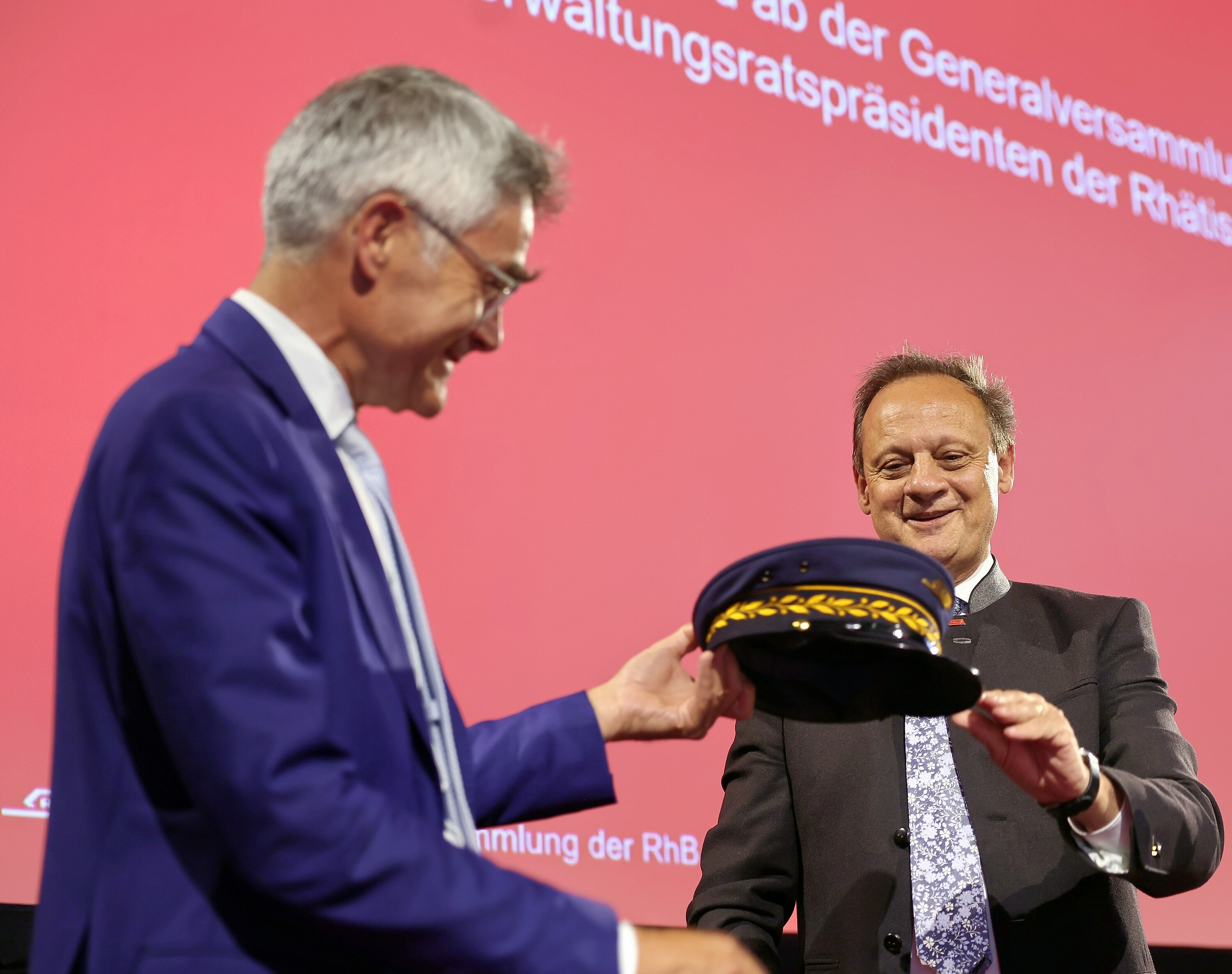 Übergabe Präsidium GV