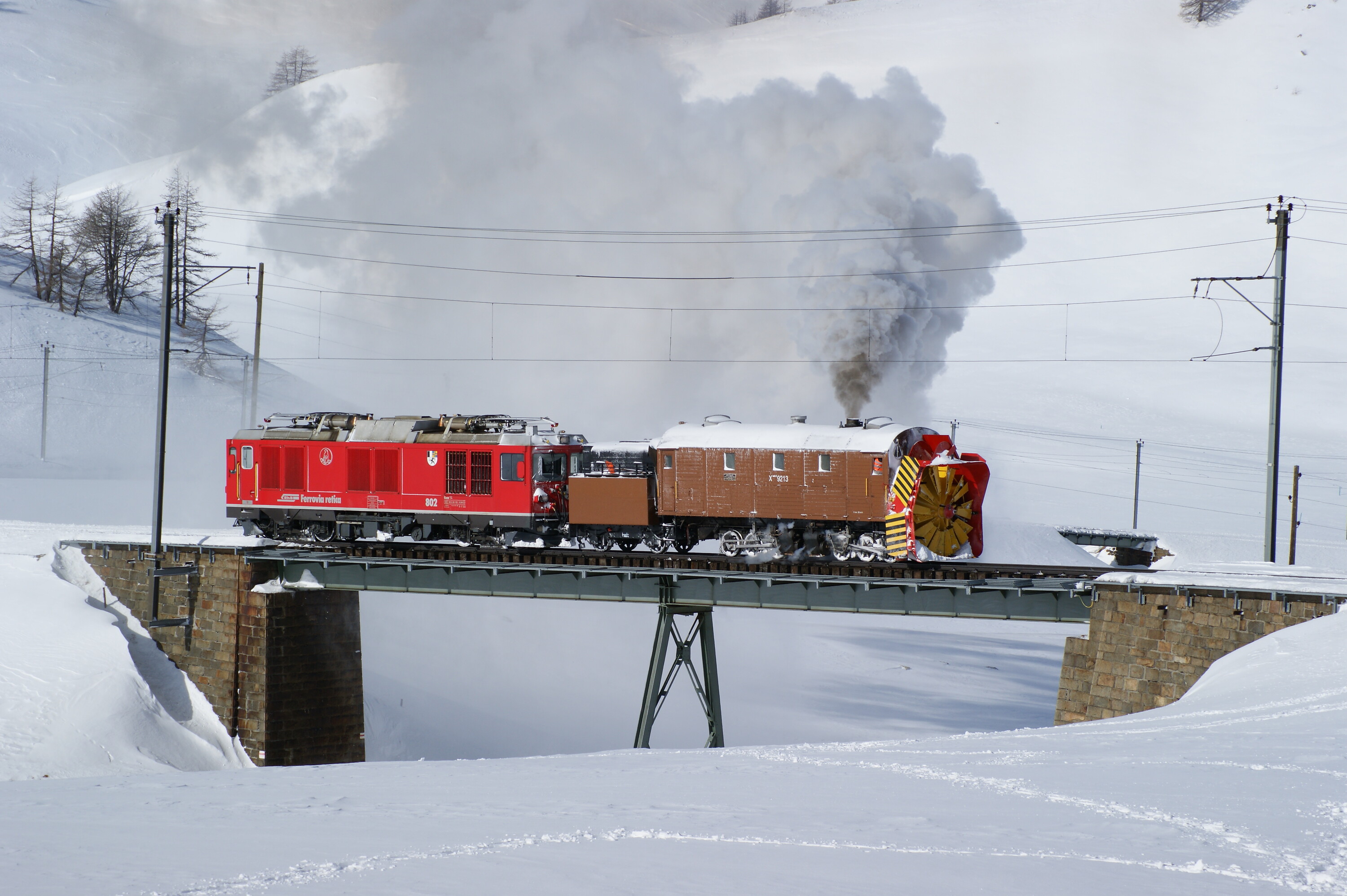 Dampfschneeschleuder bei Ospizio Bernina