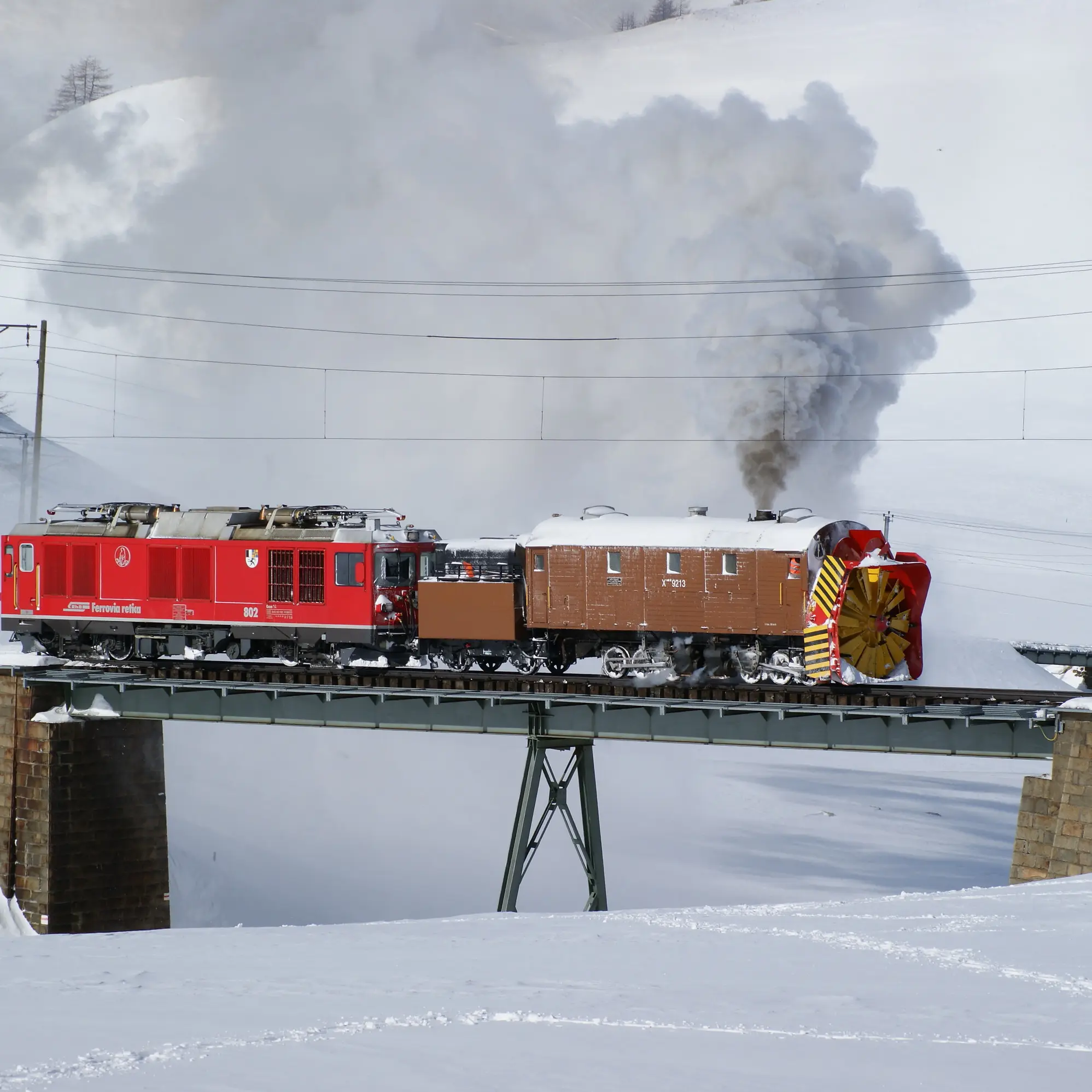 Dampfschneeschleuder bei Ospizio Bernina