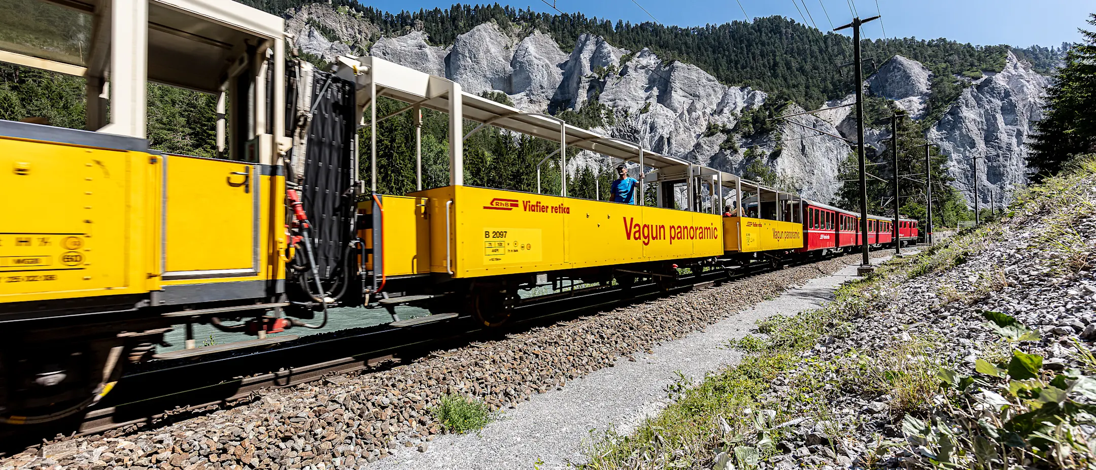 Charterwagen Erlebniszug Rheinschlucht bei Versam