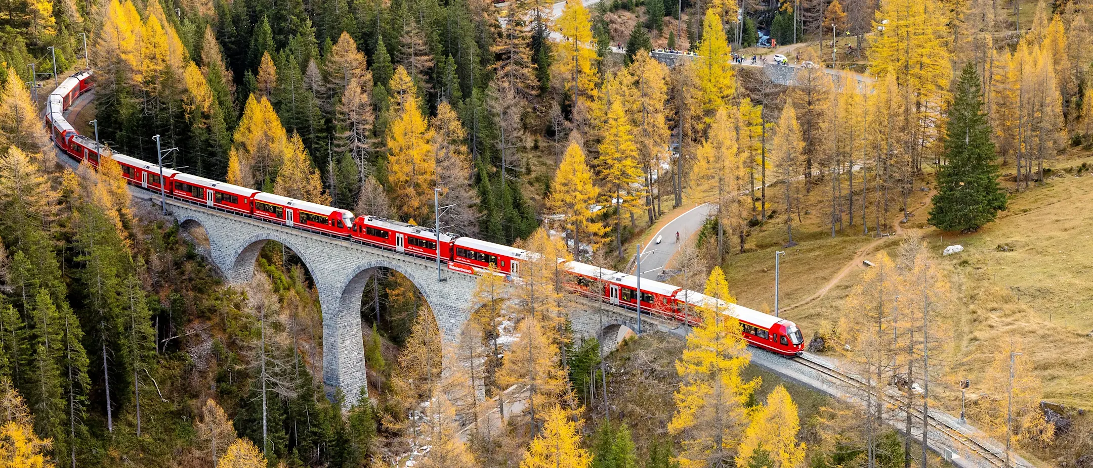 Weltrekord: Mit 25 Capricorn-Triebzügen fuhr die  RhB am Samstagnachmittag, 29. Oktober 2022, über die Albulalinie