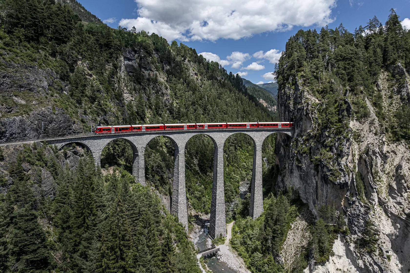 Landebahn Rhodos Graubünden round trip with RhB | Rhaetian Railway