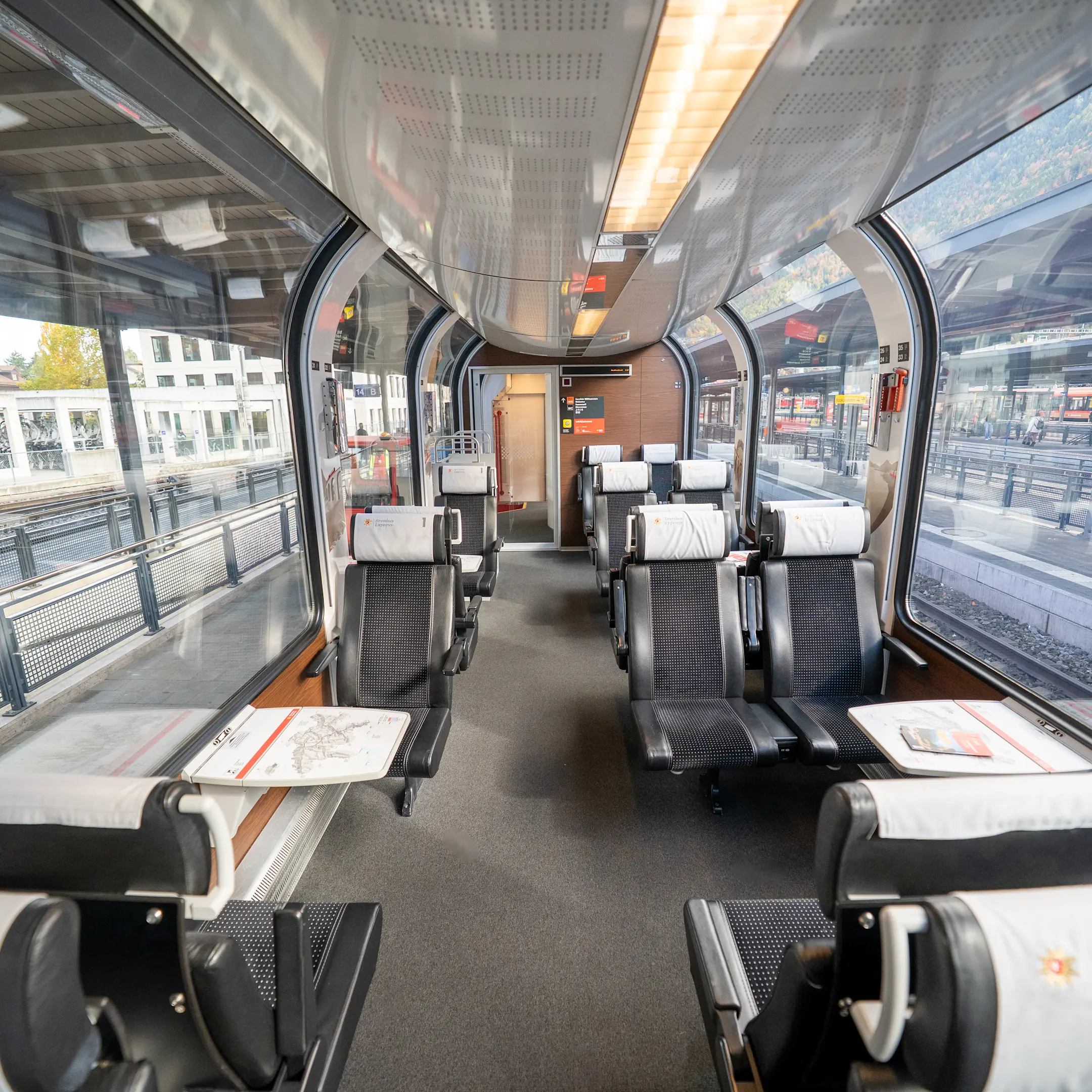 Locale interno di 1a classe del Bernina Express.