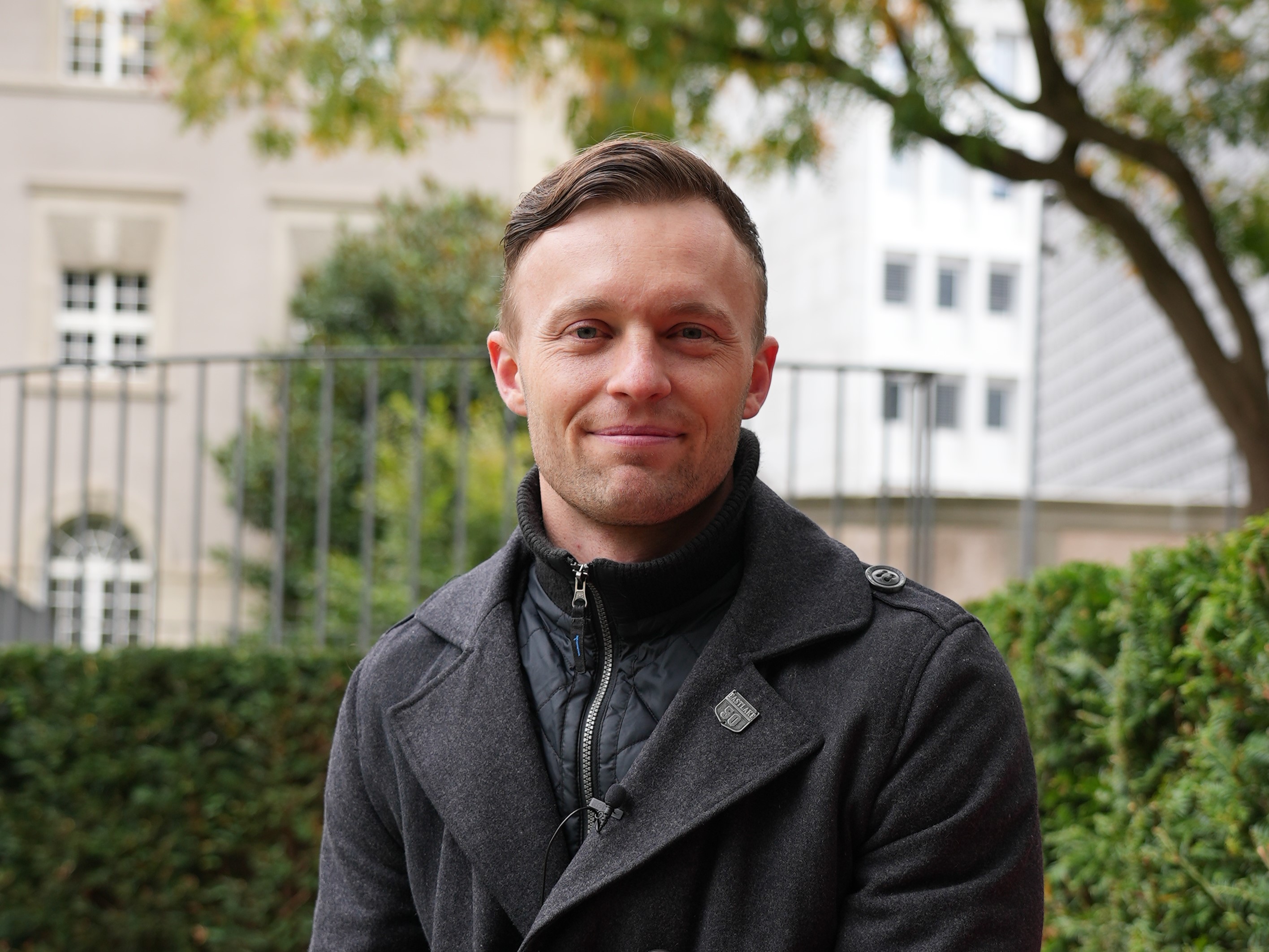 Portrait von Simeon Eichelmann, Spezialist Nachhaltigkeit bei der RhB