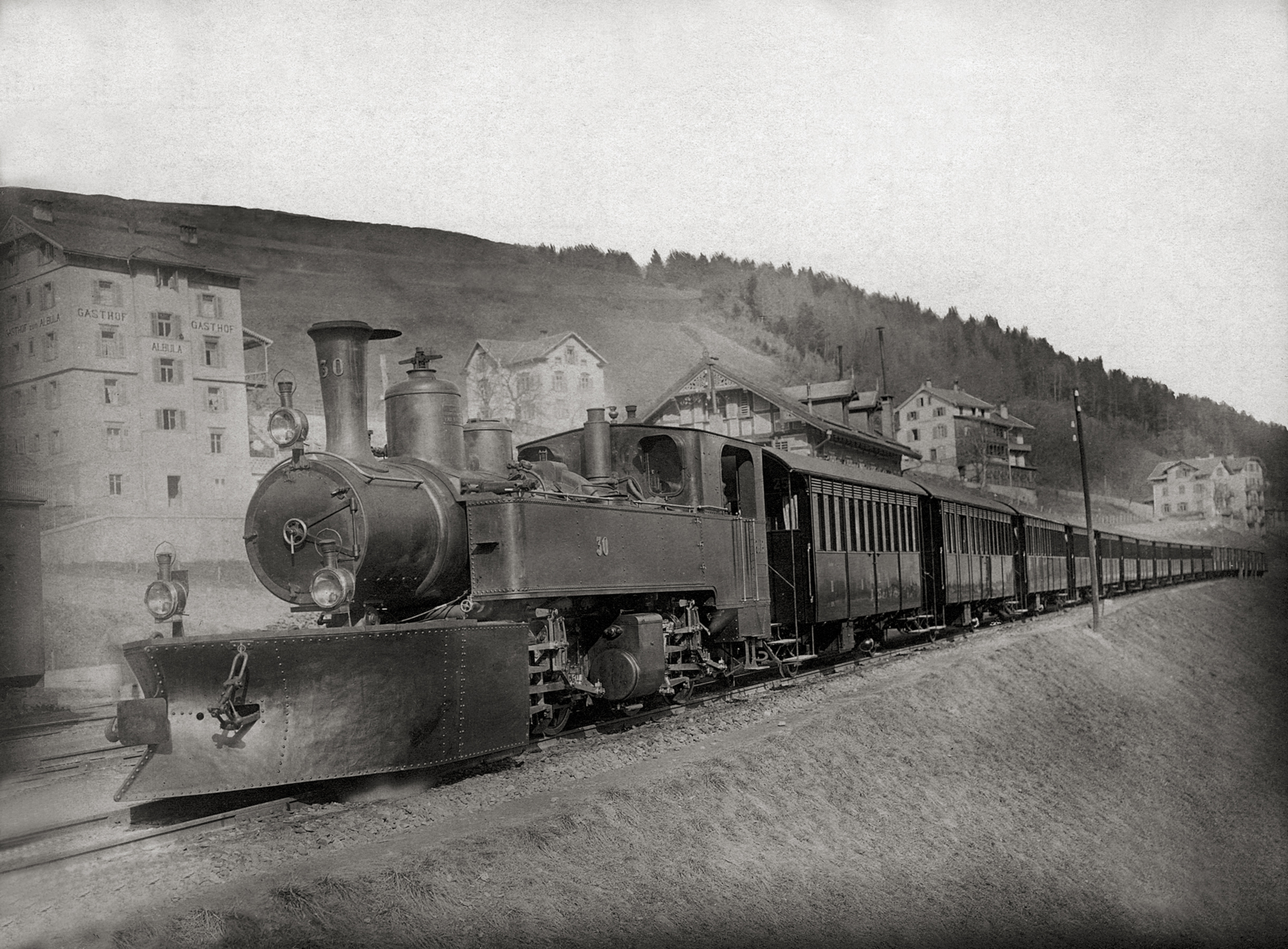 Mallet locomotive G 2/3 and G 2/2 30 in Thusis in 1903