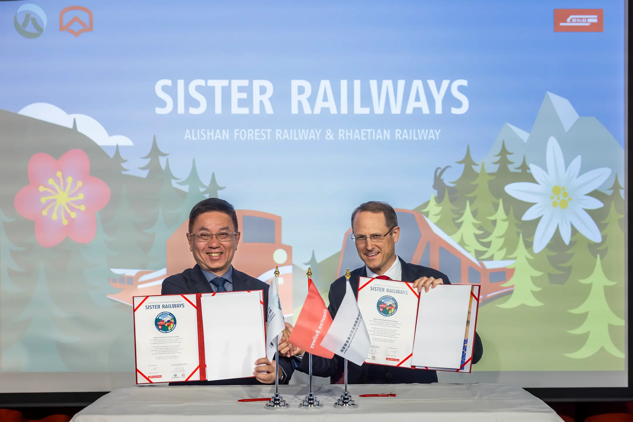 Mr. Lin, Hwa-Ching (Frank); Director General FANCA und Renato Fasciati, RhB-Direktor, bei der Unterzeichnung am 01. Juni 2026