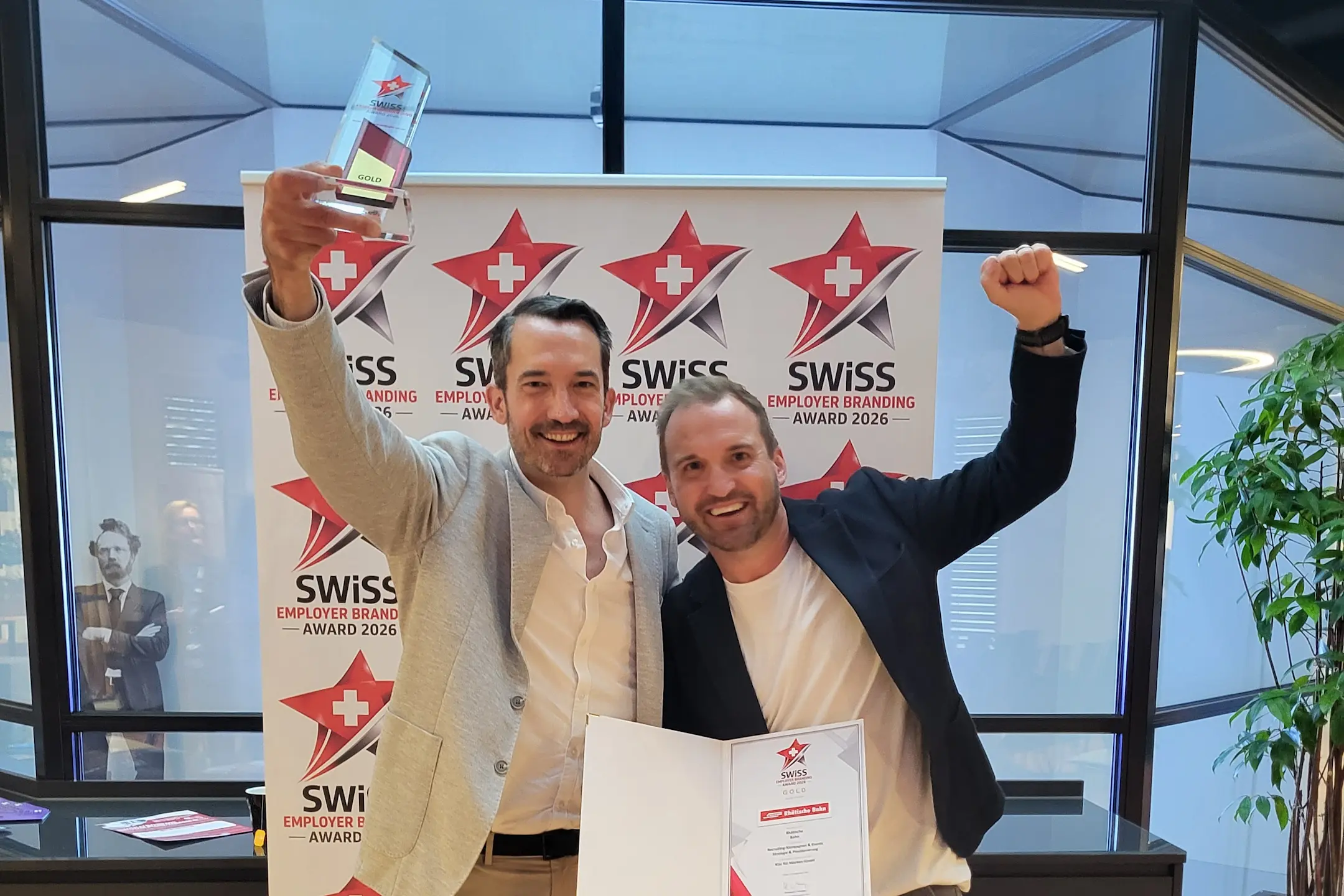 Auszeichnung für das Employer Branding - Andreas Roth und Christian Dietrich nehmen den Preis entgegen
