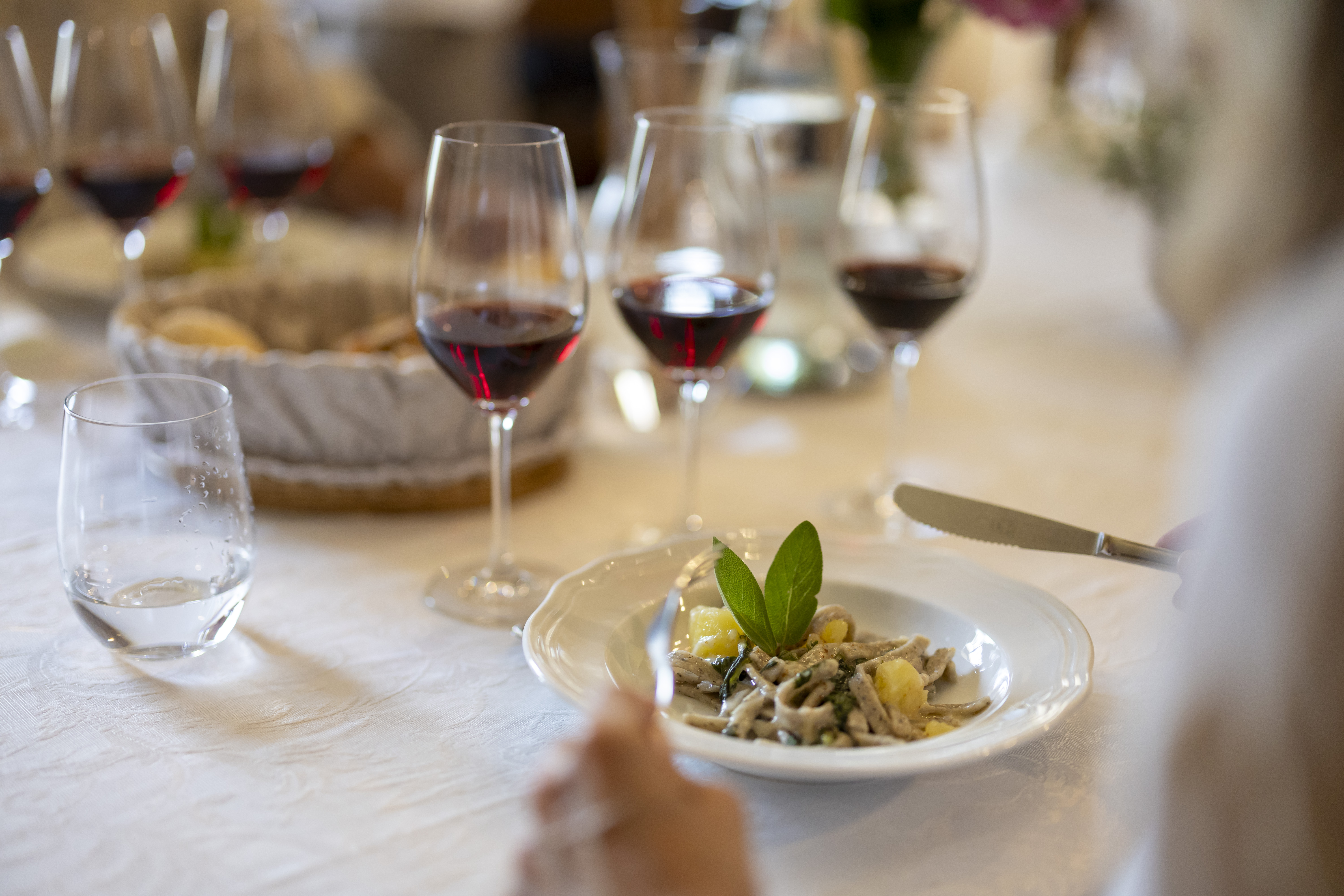 Regionale Küche: Auf dem Weingut La Gatta erwartet Gäste ein 3-Gang-Menü mit Weinbegleitung. 