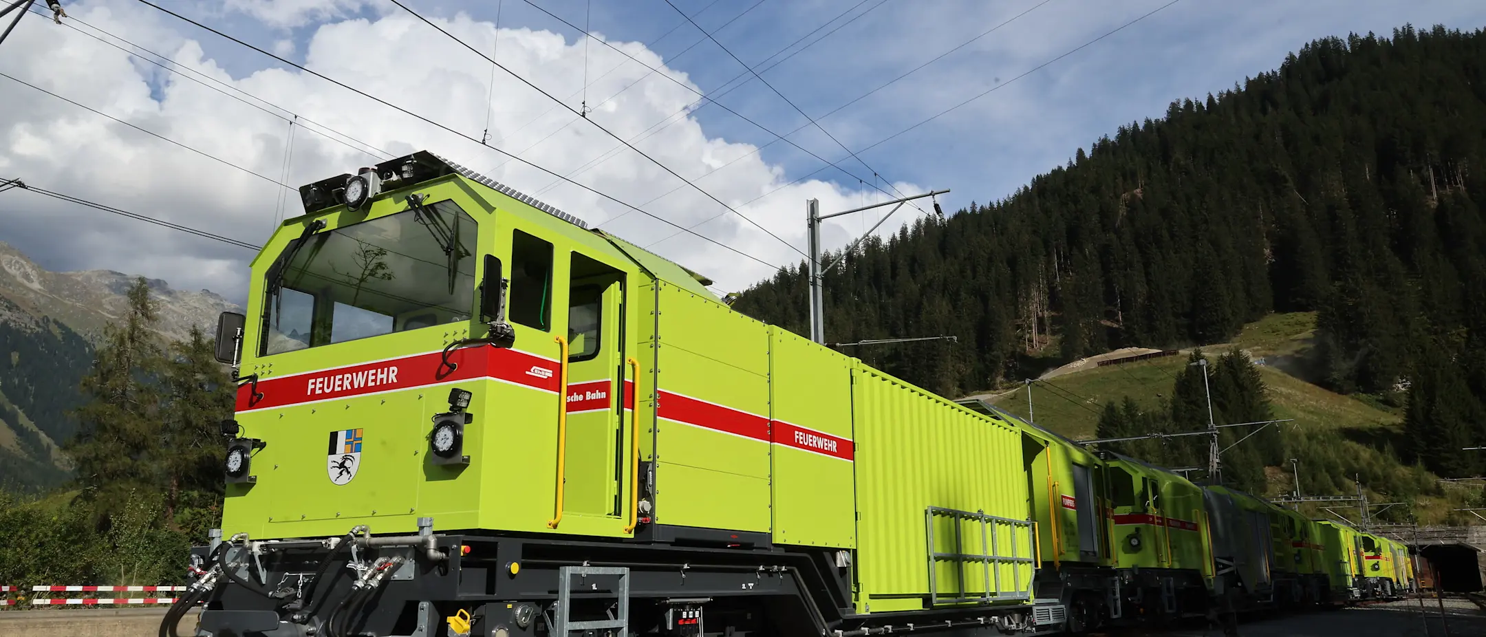 Einweihung der neuen Lösch- und Rettungsfahrzeuge