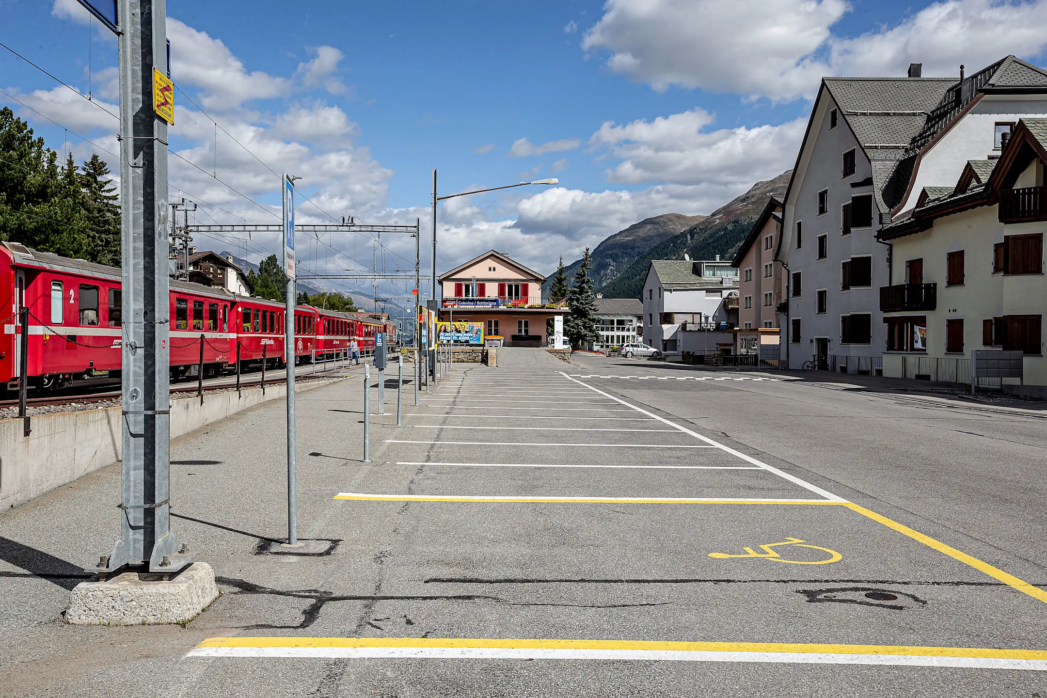 Parkplätze am Bahnhof Celerina