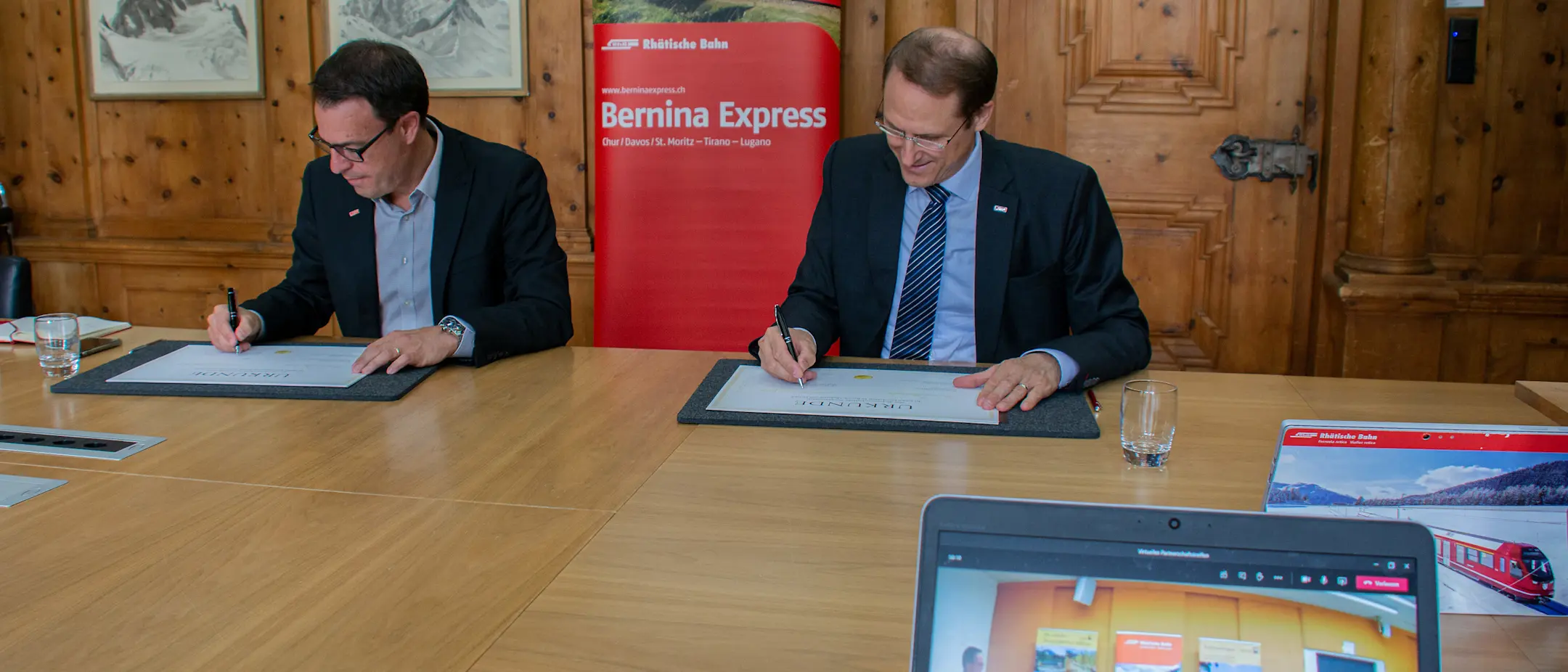 Vertragsunterzeichnung Partnerbahn