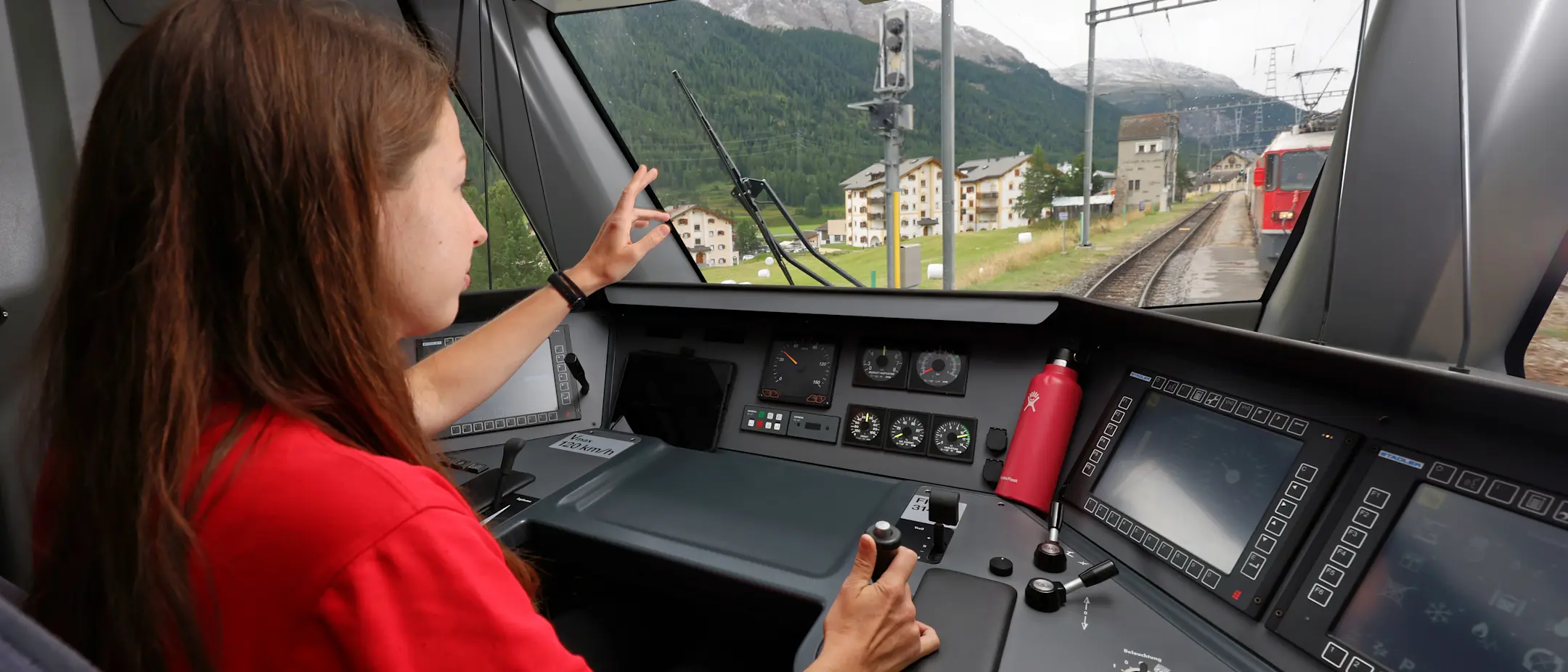 Lokführerin bei der Arbeit